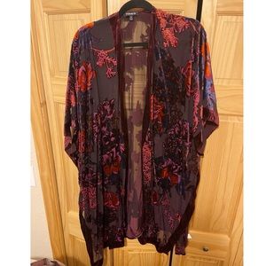 STUNNING! Plus size Torrid Velvet Kimono!